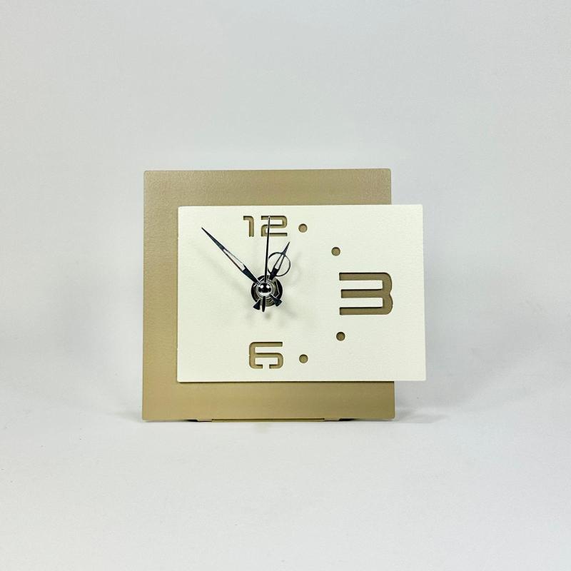 Orologio da appoggio piccolo in metallo, design moderno bicolore sabbia Orologi da parete e Appoggio