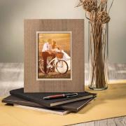 Portafoto in legno dal design moderno, portafotografie con cornice netting taupe cm13x18 Cornici Portafoto in Legno