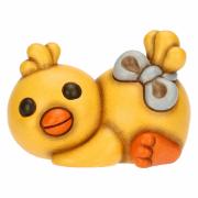 Pulcino Thun giallo Polly, sdraiato con fiocco in ceramica Thun Animali