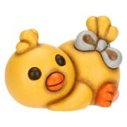 Pulcino Thun giallo Polly, sdraiato con fiocco in ceramica Thun Animali