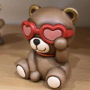 Teddy con occhiali a cuore Thun collezione That's Amore 