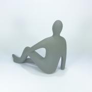 Uomo seduto Lineasette Ceramiche colore grigio cm25 Lineasette Ceramiche