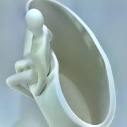 Vaso Fiori moderno Lineasette con figura uomo seduto cm 35 Lineasette Ceramiche