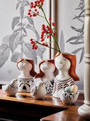 Vaso portafiori moderno a forma di Donna sognante cm21 Vasi Fiori in Ceramica