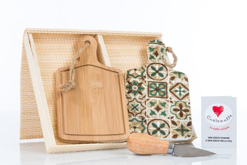 Bomboniere: Taglieri da cucina Cuorematto set in coppia tagliere legno e  tagliere ceramica